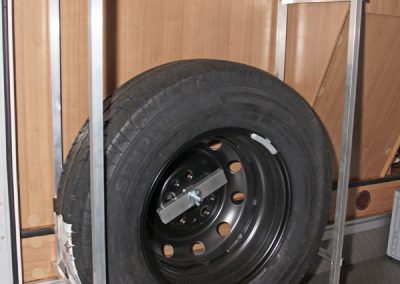 Reserveradhalterung - IDEA-Regale